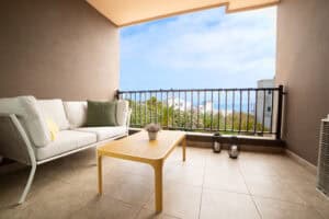 Terraza cubierta en la planta baja